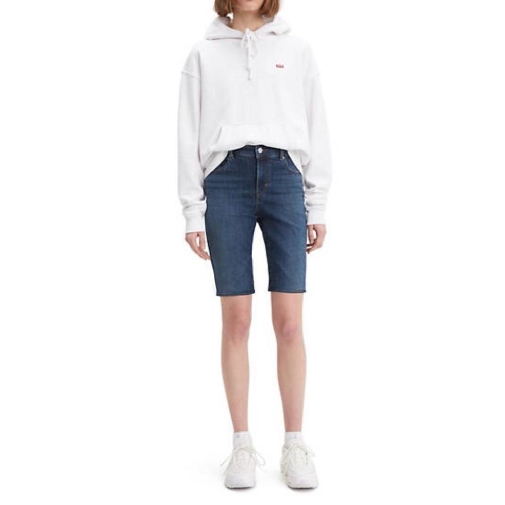 LEVI’S Blue Denim‎ Mid Rise 12" Inseam Bermuda Shorts  Size 24
